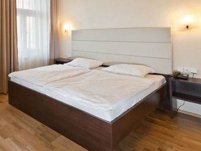 Trevi 4*