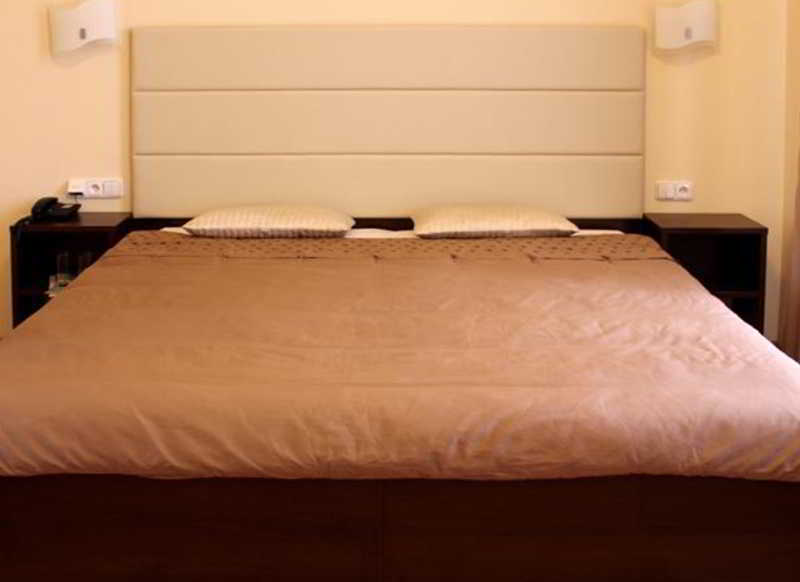 Trevi Hotel 4*